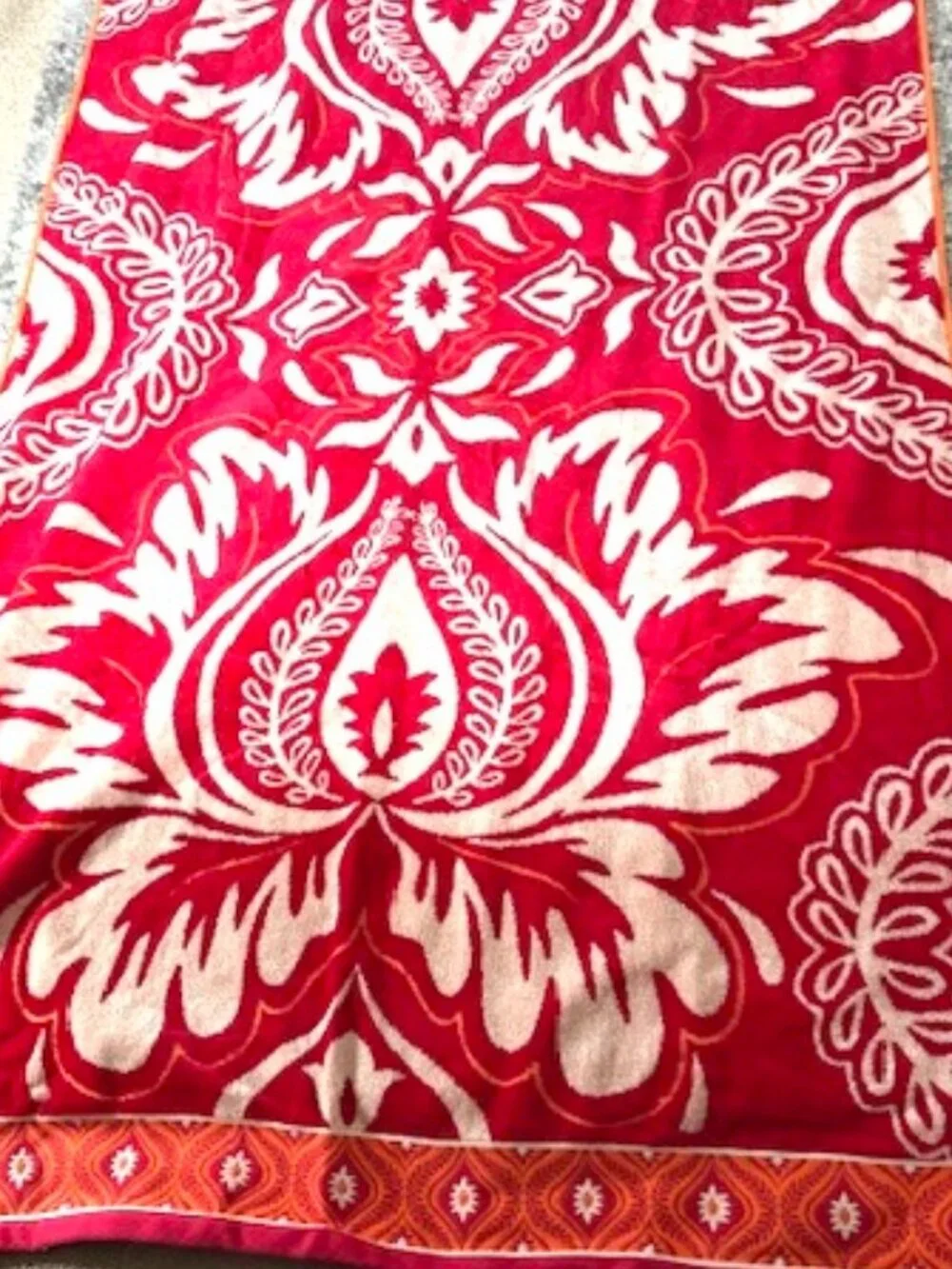 Kirkland Signature 100% Egyptian Cotton Beach Towel Red & Orange Floral 40